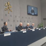 Un momento della conferenza stampa di presentazione del Report annuale della Pontificia Commissione per la tutela dei minori in Sala Stampa vaticana