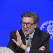 La manovra: passi avanti, strada stretta