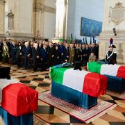 «Hanno servito il bene comune». L'ultimo omaggio ai carabinieri