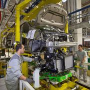 Vuoi produrre auto? Ecco dove conviene (per il costo del lavoro)
