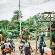 Auto, pannelli solari, macchinari: in Africa la Cina scalza l’Occidente