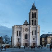 Così, con la luce della pietra, Saint-Denis infiammò l’Europa