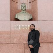 Una fotografia di padre Jean Gaby Louis, prete haitiano in servizio in Cile