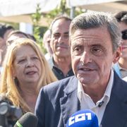 Calenda: «Una manovra che dà poco a tanti. Non funziona»