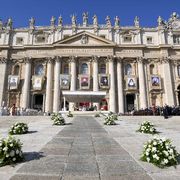 Piazza San Pietro, 19 ottobre 2025: la canonizzazione di Bartolo Longo, Maria Troncatti, Vincenza Maria Poloni e altri quattro nuovi santi