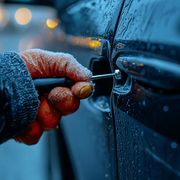 L'automobile fatta a pezzi, la nuova passione dei ladri