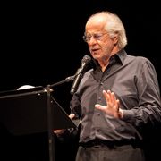 Toni Servillo porta Dante in chiesa