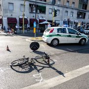 «Vuoi la patente? Devi saper guidare la bici»
