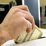 Le Regioni al voto, il “terzo mandato”  e la Consulta