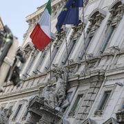 Un argine alle sentenze che dettano regole sul fine vita