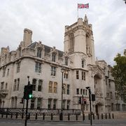 Una preghiera imparata a scuola sta spaccando il Regno Unito