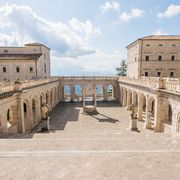 Ora, lavora e... innova: come cambiano i monasteri benedettini