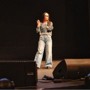 Valentina Pitzalis sul palco del Teatro Arcimboldi di Milano