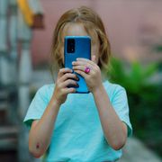 Social network solo dai 16 anni in su: cosa ha deciso la Ue