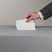 La disaffezione al voto e la fiducia in Mattarella