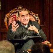 Delpini: perché generare figli da benedizione è diventato un fastidio