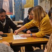 Come funzionano le scuole per i migranti che non possono andare a scuola