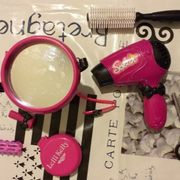 Phon, specchio e trucchi giocattolo per bambine