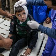 A Gaza i malati restano prigionieri. Spostarsi per le cure è complicato