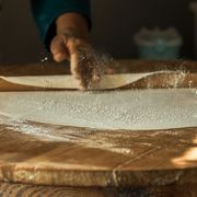 Friabili e discreti, come un sottile strato di pasta