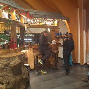 Se la banca non c'è più, il Bancomat è il negozio