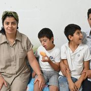 L’odissea in mare delle famiglie e dei più piccoli che fuggono dalle violenze e cercano aiuto