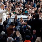 Il Papa: «Il tesoro è nel cuore, non nelle casseforti della Terra»