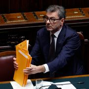 Hanno stropicciato la manovra (e un po' anche il Parlamento)