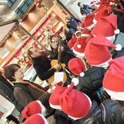 Firenze, i presepi vanno in vetrina. E il centro storico si riscopre comunità