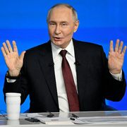 Vladimir Putin durante la conferenza stampa di fine anno