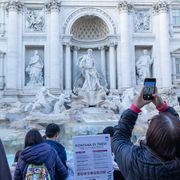 Roma, dal 1 febbraio 2 euro per i turisti a Fontana di Trevi