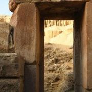 Archeologi italiani scoprono il tempio solare del faraone Niuserra