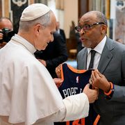 Basket, Nba Cup: New York trionfa nel segno di papa Leone