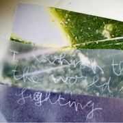 "I wish that the world stop fighting / Vorrei che il mondo smettesse di combattere"