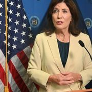 New York, Dolan e Hicks contro la nuova legge sul suicidio assistito