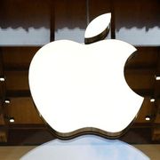 «Abuso di posizione dominante»: multa da 98 milioni ad Apple
