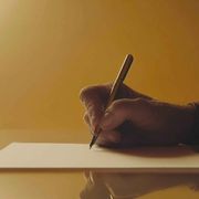 Esperimento: tu, la penna, un foglio. Da quanto tempo non scrivi una lettera?