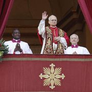 Il Papa a Natale: in Ucraina si fermino le armi; il volto di Cristo è nei poveri di Gaza, nei migranti, nei lavoratori sfruttati