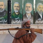 Yemen, coalizione saudita bombarda navi provenienti dagli Emirati: scontro Riad-Abu Dhabi