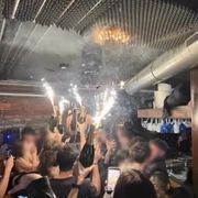 Una sola uscita, lo scantinato buio: le domande degli investigatori sul locale trasformato in discoteca