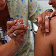 Meno vaccini ai bambini negli Usa, perché i pediatri italiani si preoccupano