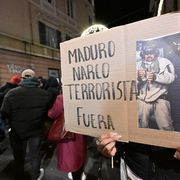 La politica estera ha costretto maggioranza e opposizione alle montagne russe