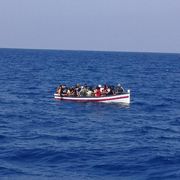 Ci sono 233 migranti in pericolo in mare