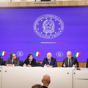 Da sinistra Fabio Ciciliano, Alessandro Vaccaro, Gabriella Palmieri Sandulli, il ministro della Giustizia Carlo Nordio, il sottosegretario alla presidenza del Consiglio Alfredo Mantovano e Gian Lorenzo Cornado. ANSA/GIUSEPPE LAMI