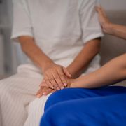 La legge sull'"aiuto a morire" e i vescovi francesi: non si cura la vita dando la morte