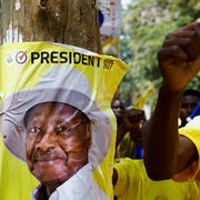 Uganda, il presidente Museveni vince il settimo mandato