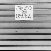 Un negozio chiuso per usura