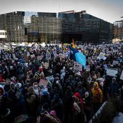 Minneapolis sotto choc dopo l'uccisione di un altro attivista. Deportata una piccola di 2 anni