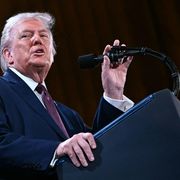 Lo stile negoziale di Trump e l'effetto ancoraggio