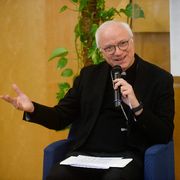 Baturi: la Chiesa irrilevante in Italia? No, accanto alla gente e presenza sociale